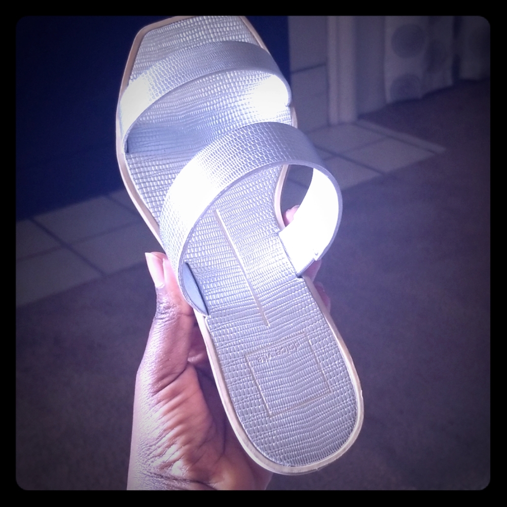 Women's shoes